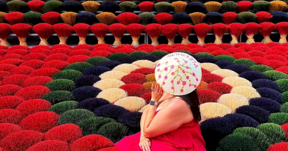 The vibrant incense fields of Quang Phu Cau create a mesmerizing backdrop
